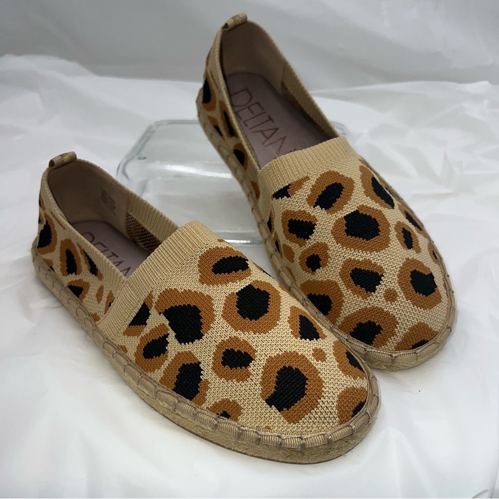 Deltan Hensley Flyknit Espadrille
Flats Shoes Womens Size 8 Leopard Print
